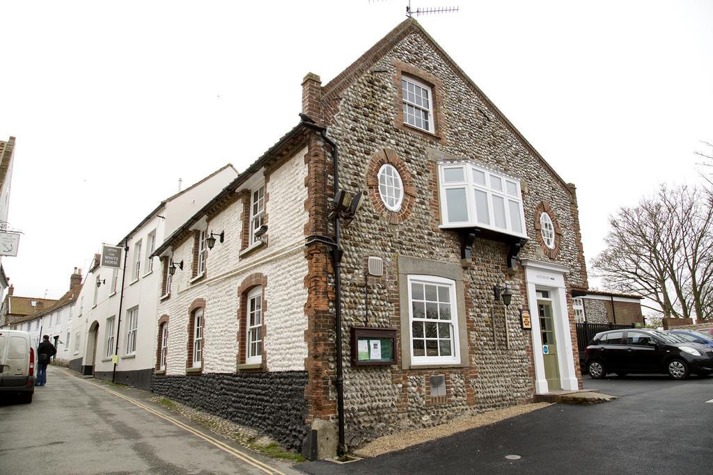 The White Horse Blakeney Блейкни Екстериор снимка